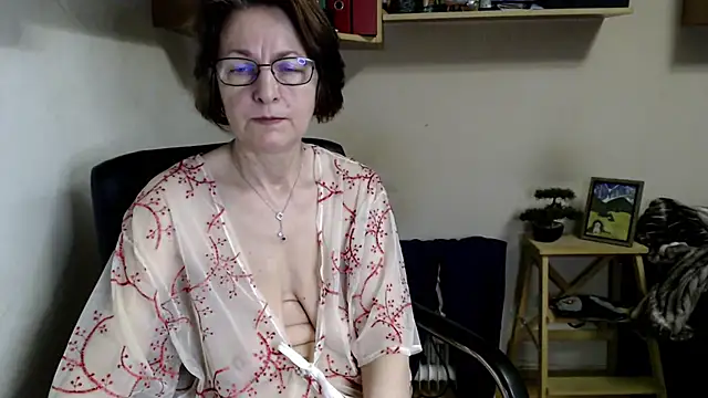 katemodel online show from June 21, 6:17 am