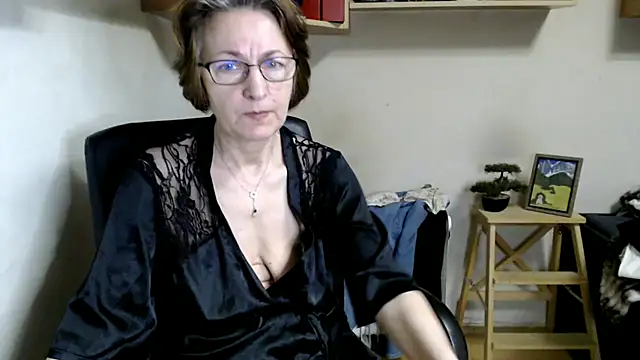 katemodel online show from June 16, 5:41 am