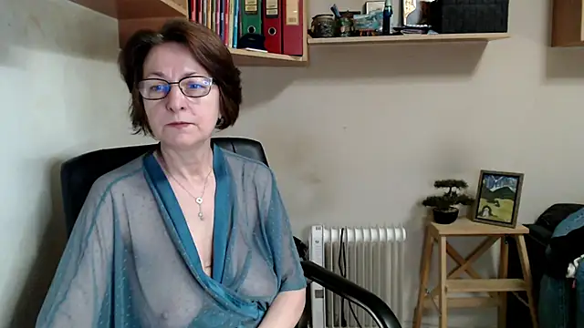 katemodel online show from June 18, 6:04 am