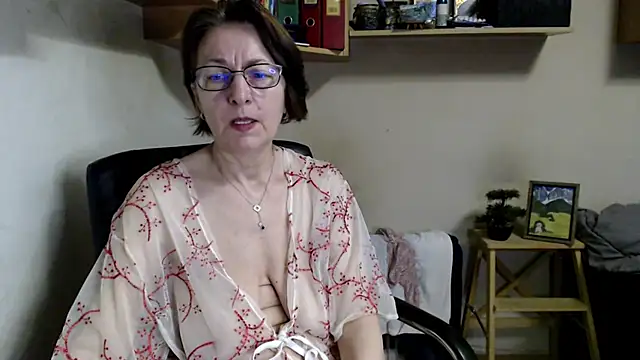 katemodel online show from June 26, 5:41 am