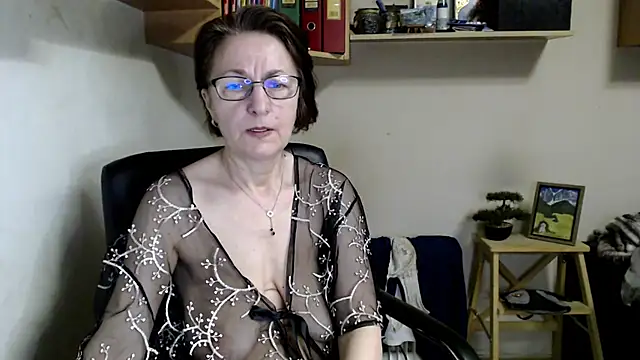 katemodel online show from June 23, 6:33 am