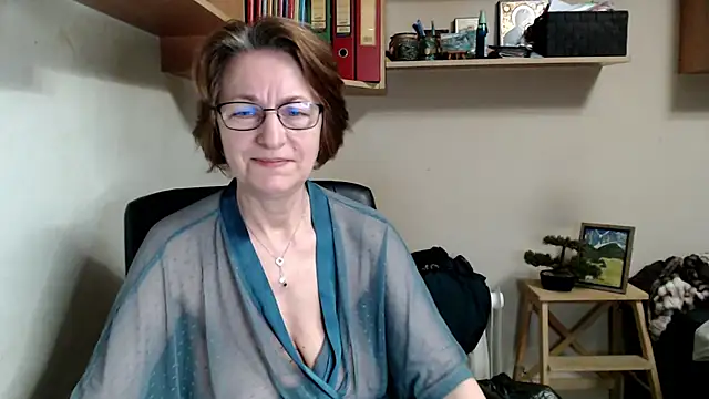 katemodel online show from June 11, 5:26 am
