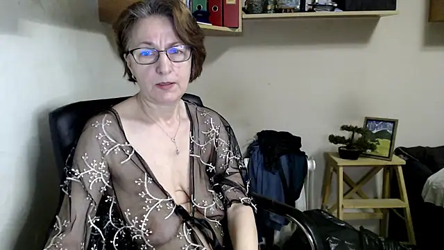 katemodel online show from June 14, 5:30 am