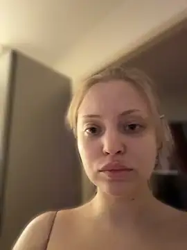MollyHilton online show from May 8, 5:27 pm
