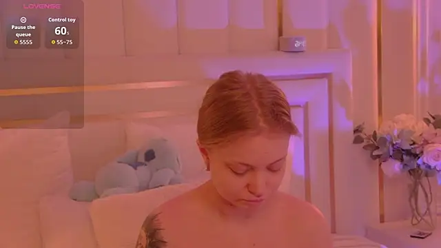 MollyHilton online show from February 18, 7:46 pm