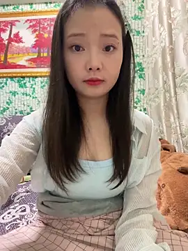 BIGBABYYEYE online show from March 7, 2:35 pm