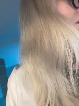 BlondeDoll  online show from March 16, 5:44 am