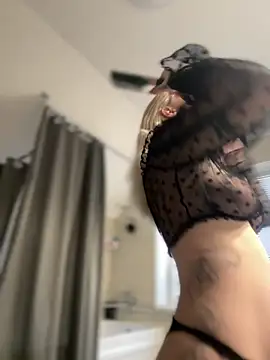 BlondeDoll  online show from March 14, 5:30 am