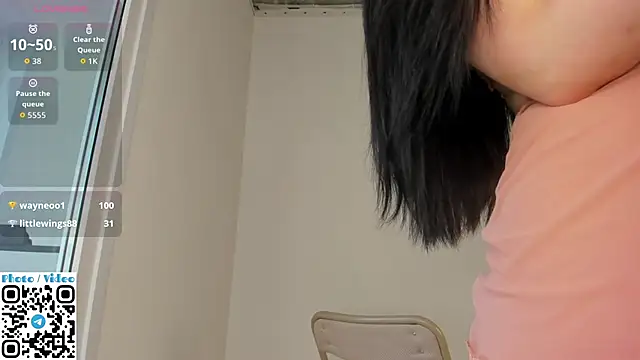 Helen  spark   online show from June 29, 1:23 am