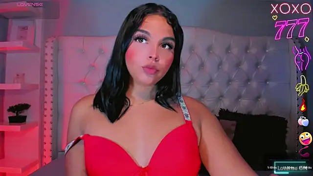 Maia Hotts online show from May 7, 8:01 pm