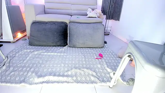 TAHIELA  online show from March 10, 7:45 am