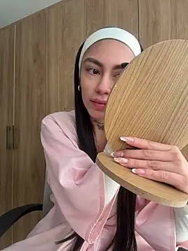 Bonny Eva online show from July 14, 6:01 pm
