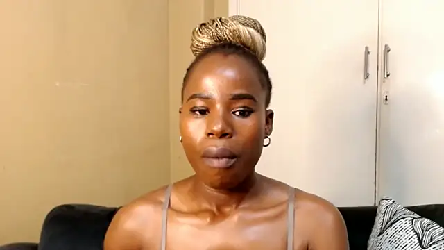 AppleAsss online show from May 1, 7:39 pm