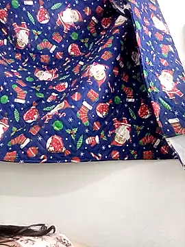 YouSexyWomen online show from March 19, 3:55 am