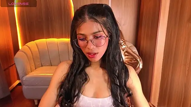 Alina b  online show from May 4, 8:01 pm