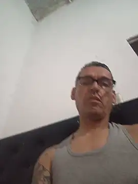 Carlos-0425 online show from June 26, 3:30 am