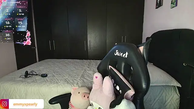 emyxpearly online show from February 4, 5:43 am