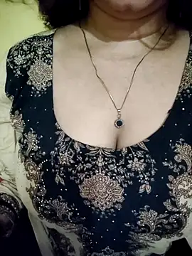 PARI51 online show from June 22, 8:50 pm