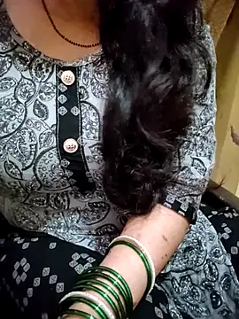 PARI51 online show from August 1, 8:00 pm