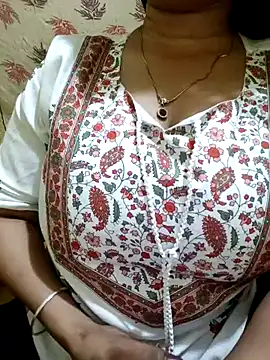 PARI51 online show from July 19, 8:00 pm