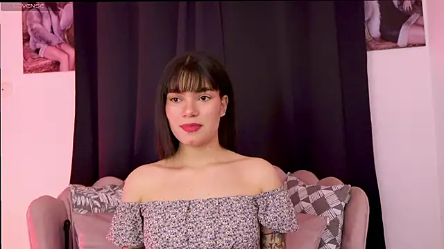 dakotacollins  online show from March 16, 2:25 am