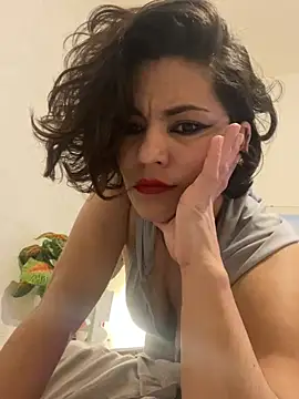eva luz online show from April 11, 10:02 pm