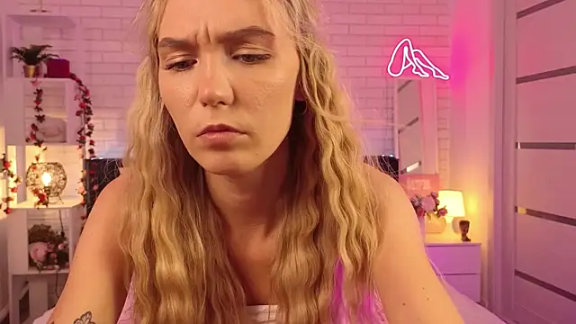 NikkiRyx online show from July 8, 2:19 pm