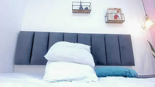 sam doll  online show from July 25, 7:21 pm