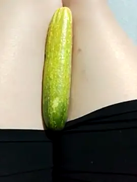 YIYI-502 online show from March 11, 5:04 pm