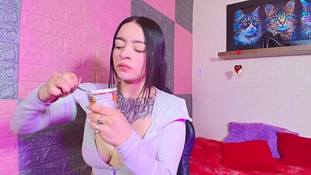 alanna Love02 online show from February 27, 3:56 pm