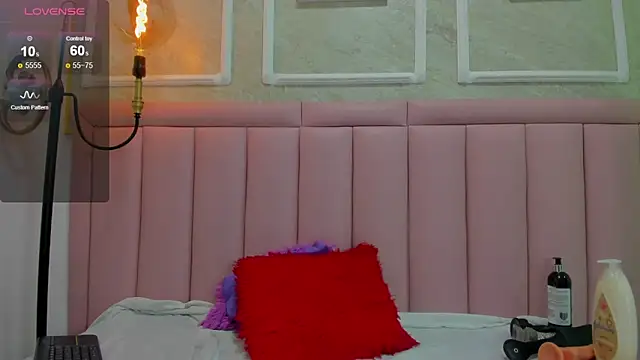 Luna cocoa online show from February 5, 1:03 pm