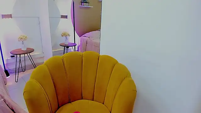 Dafne Grace online show from March 1, 2:28 pm