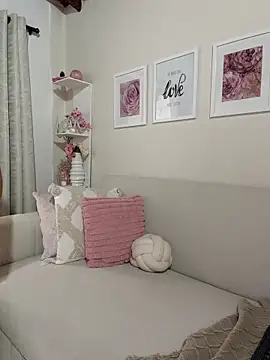 Mia Rosee1 online show from May 1, 6:33 pm