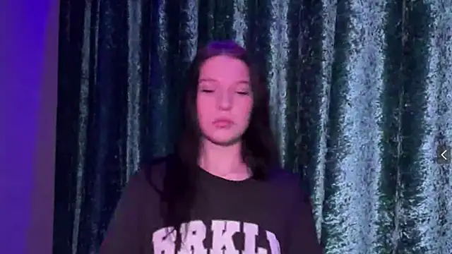 Sarahsolara online show from March 17, 4:55 pm