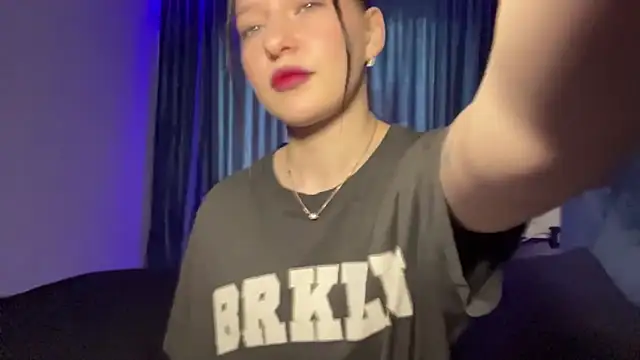 Sarahsolara online show from March 30, 2:27 pm