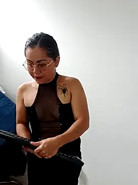 playfullpaulina online show from March 18, 1:38 pm