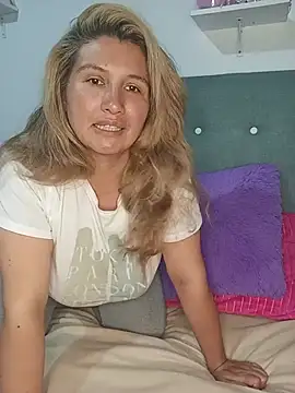 mailyn bakerrr online show from July 18, 3:43 am