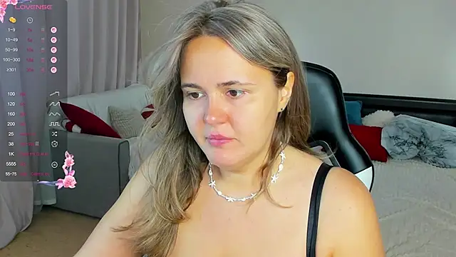 LilyBel online show from July 12, 1:06 am
