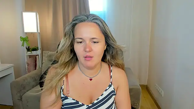 LilyBel online show from June 14, 1:03 am