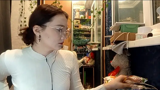 PhoebePalmer online show from February 19, 8:18 pm