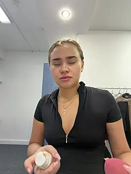 MonicaWestt online show from July 9, 5:54 am