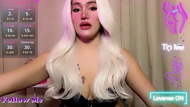 ChloeAsian online show from June 17, 10:49 am
