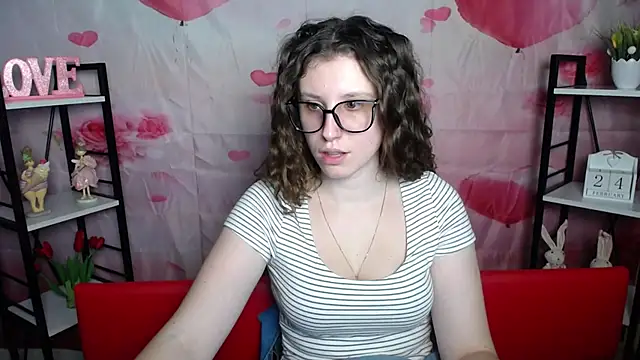 LilianaShine online show from February 24, 6:45 am