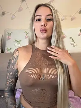 sexybatwomen33 online show from May 8, 7:55 am