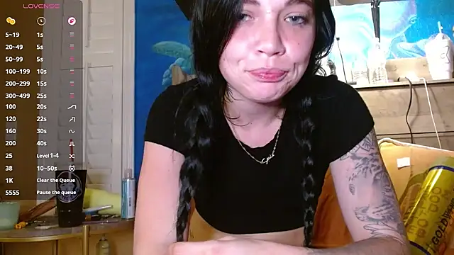 ahungkittykat online show from May 5, 8:06 am