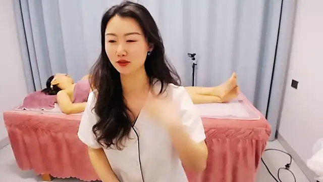 anne2026 online show from May 11, 1:29 am