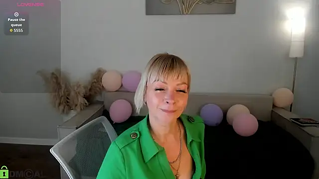 Ann Annise online show from July 4, 12:39 am
