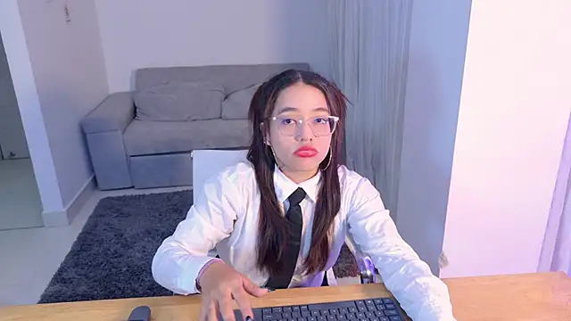 AntonellaBons online show from April 22, 3:03 am