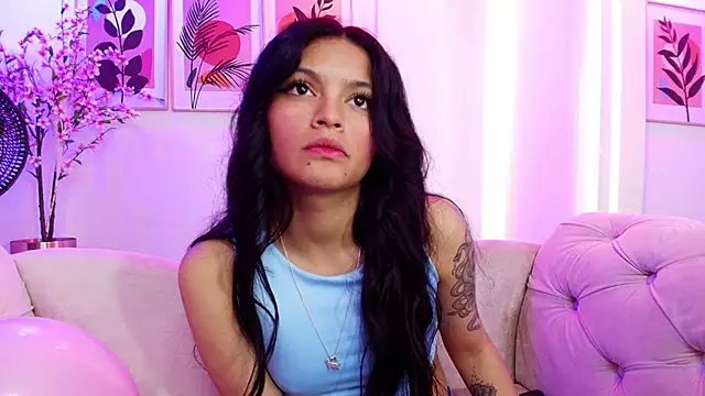 Maddie T18 online show from July 28, 4:39 pm
