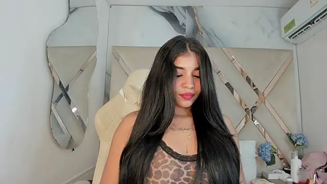 honeyhtx online show from June 2, 1:56 pm